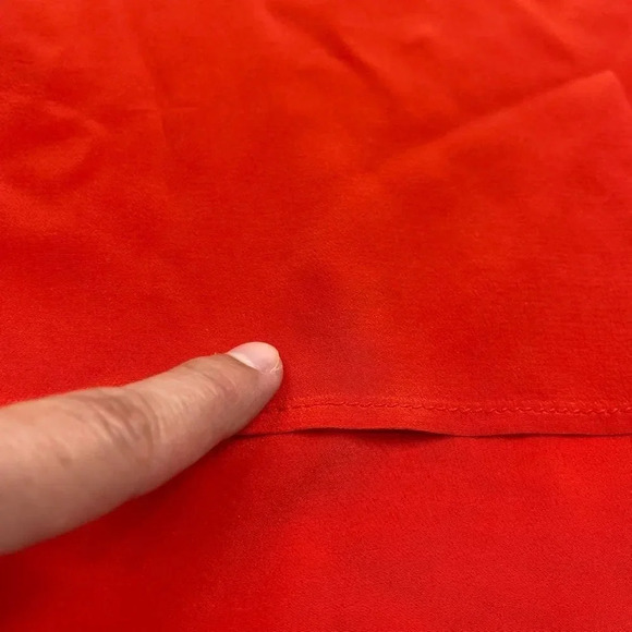 DVF Diane Von Furstenberg “Danielle” 100% Silk Blouse - Picture 2 of 11